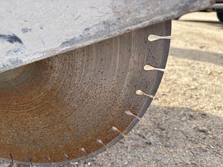 #2806-•-husqvarna-fb400lv-concrete-saw-image-5