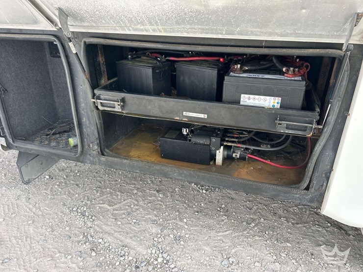 2001-freightliner-allegro-bus-class-a-motorhome-image-42