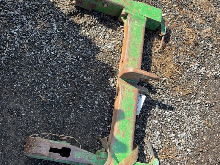 john-deere-cat-iii-quick-hitch-image-1