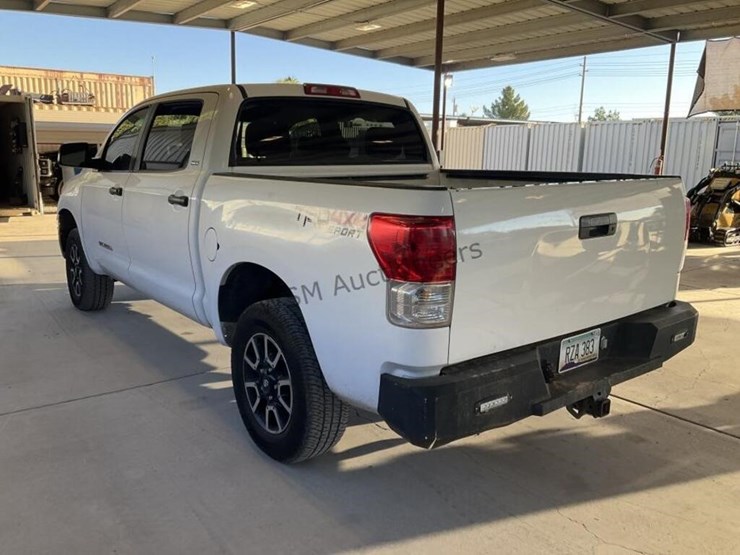 2011-toyota-tundra-image-5