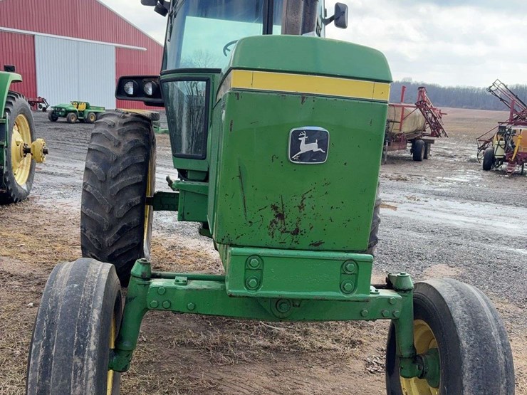 john-deere-4240-image-3