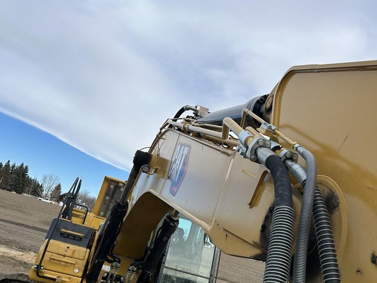 2023-caterpillar-336-image-83