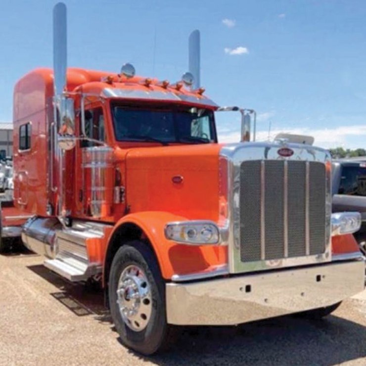 2023 PETERBILT 389