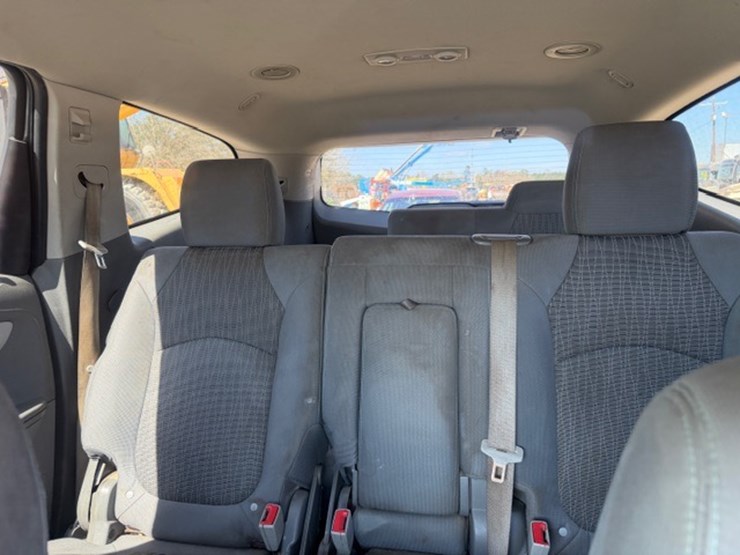 2016-chevrolet-traverse-image-38