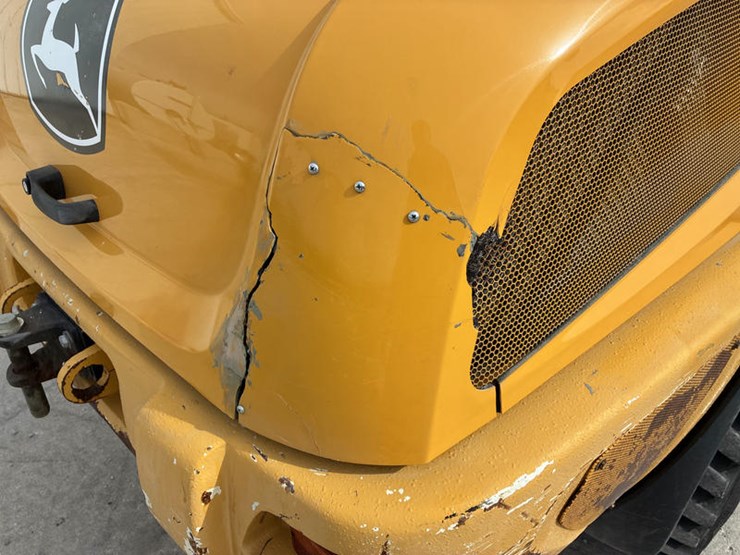 2021-deere-204l-image-29