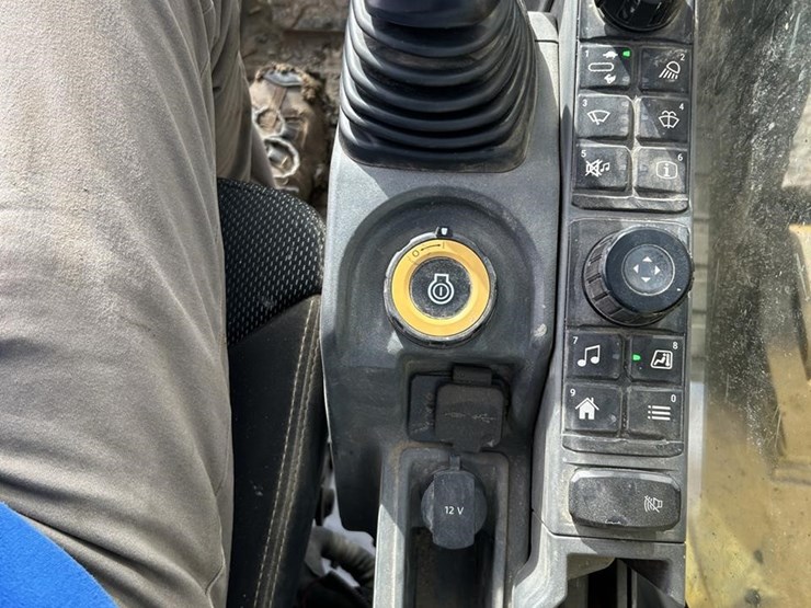 2023-caterpillar-336-image-106