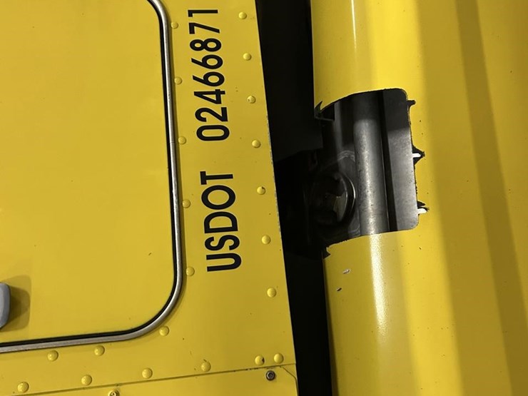 2015-peterbilt-579-image-8