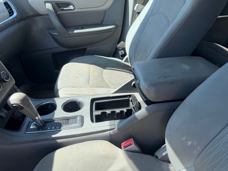 2016-chevrolet-traverse-image-37