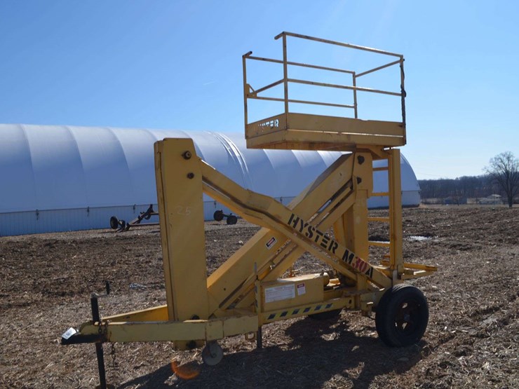 hyster-m30a-scissor-lift-image-10