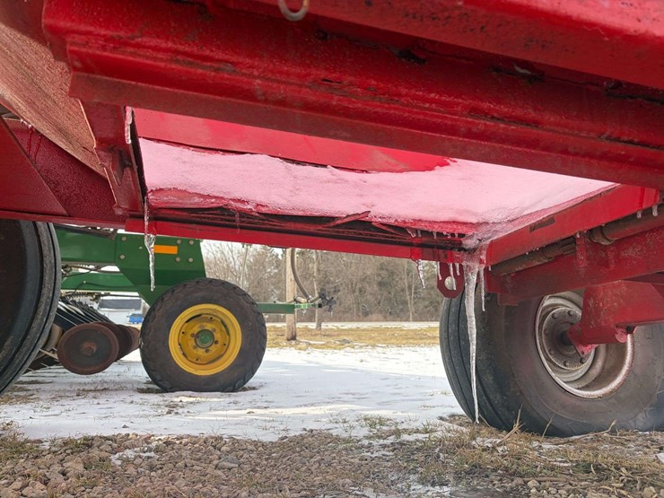 dmi-center-dump-gravity-wagon-image-4