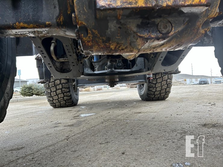 2019-case-721g-image-41