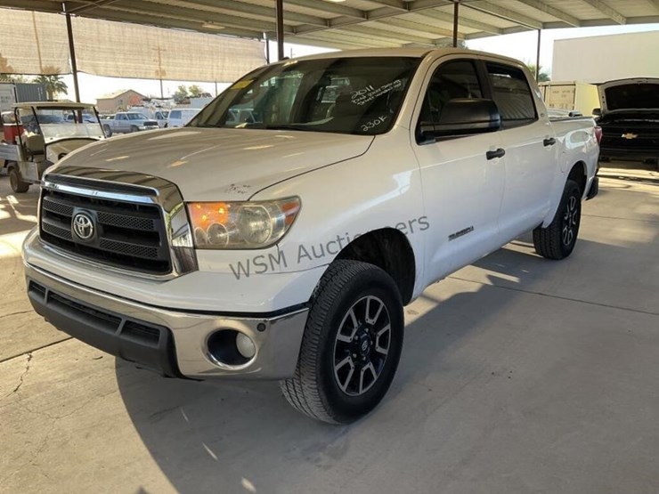 2011-toyota-tundra-image-4