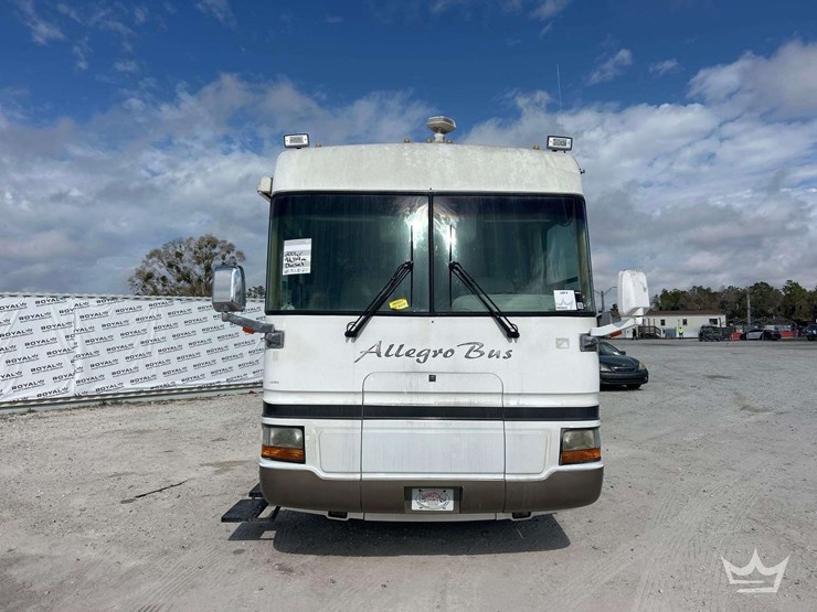 2001-freightliner-allegro-bus-class-a-motorhome-image-55