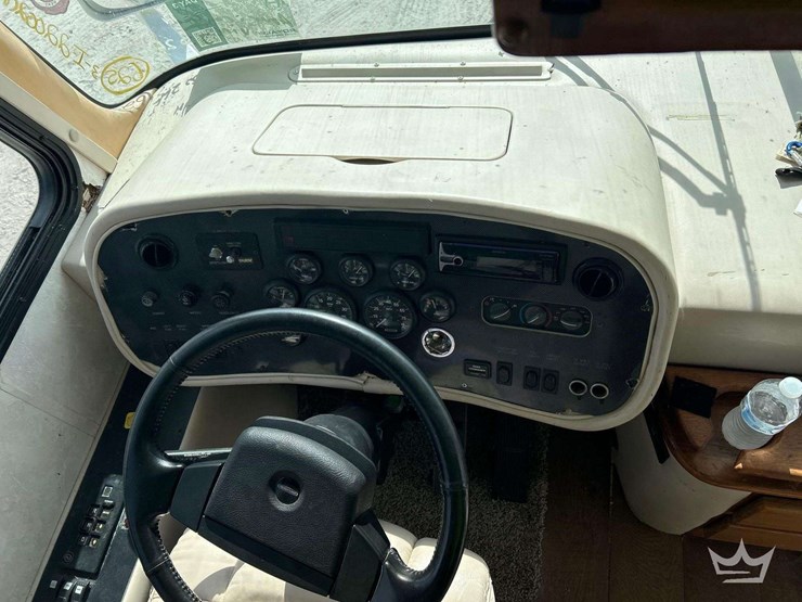 2001-freightliner-allegro-bus-class-a-motorhome-image-17