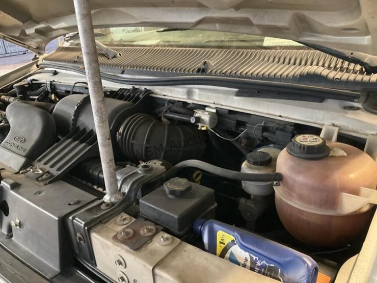 2003-ford-cargo-image-13