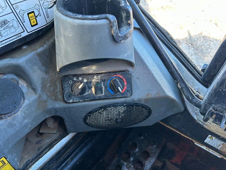 2022-bobcat-t595-image-24