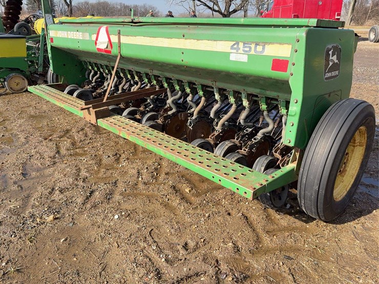 john-deere-450-image-3