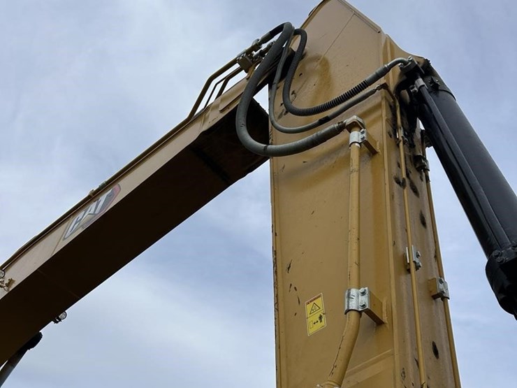 2023-caterpillar-336-image-38