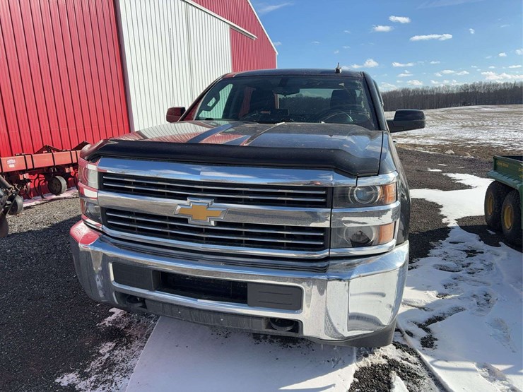 2018-chevrolet-silverado-2500-image-3