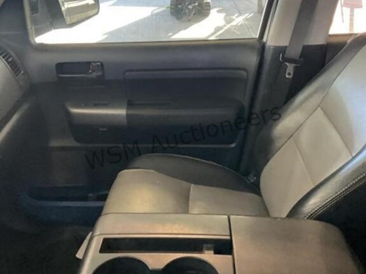 2011-toyota-tundra-image-21