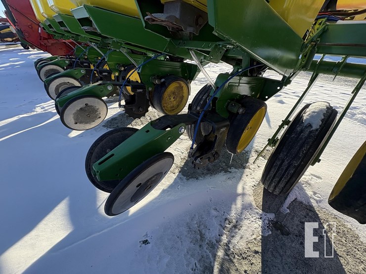 john-deere-7000-image-5