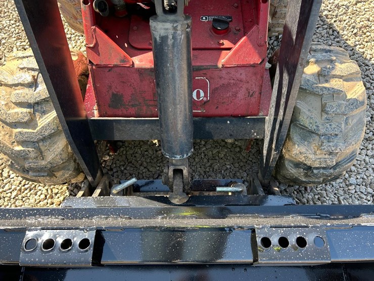 toro-dingo-220-image-10