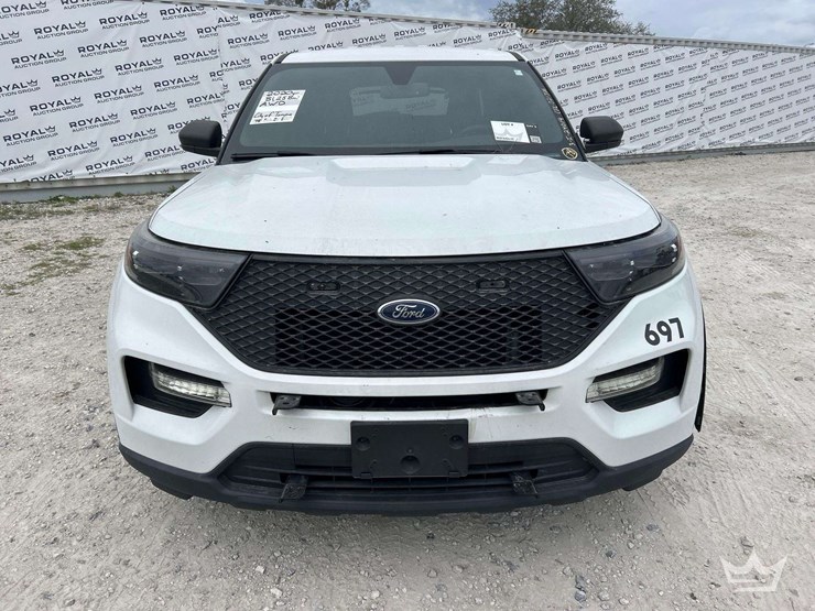 2020-ford-explorer-image-22