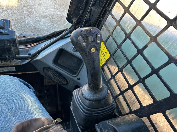 2022-bobcat-t595-image-26