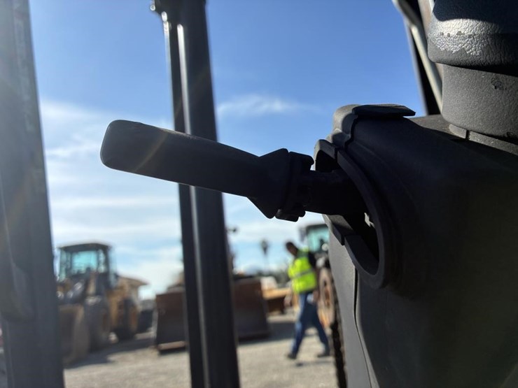 2007-toyota-8fgcu20-image-9