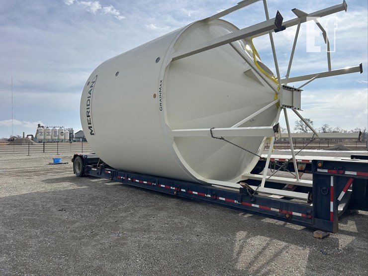 meridian-3000-bushel-hopper-bin-(12)-409-image-4