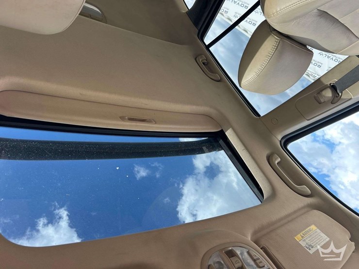 2011-hyundai-santa-fe-image-16