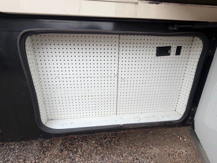 #1339-•-2011-fleetwood-36j-discovery-rv-/-motorhome-image-77