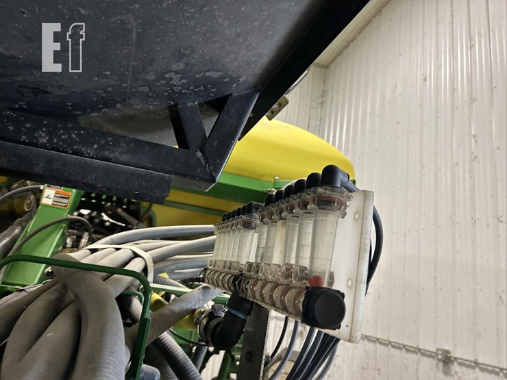 2010-john-deere-1770nt-image-36