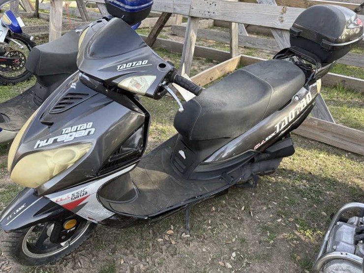 #45-•-2018-tao-tao-classic-huragan-scooter-image-1