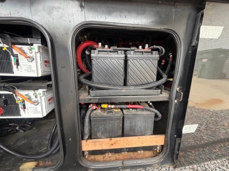 #1339-•-2011-fleetwood-36j-discovery-rv-/-motorhome-image-52