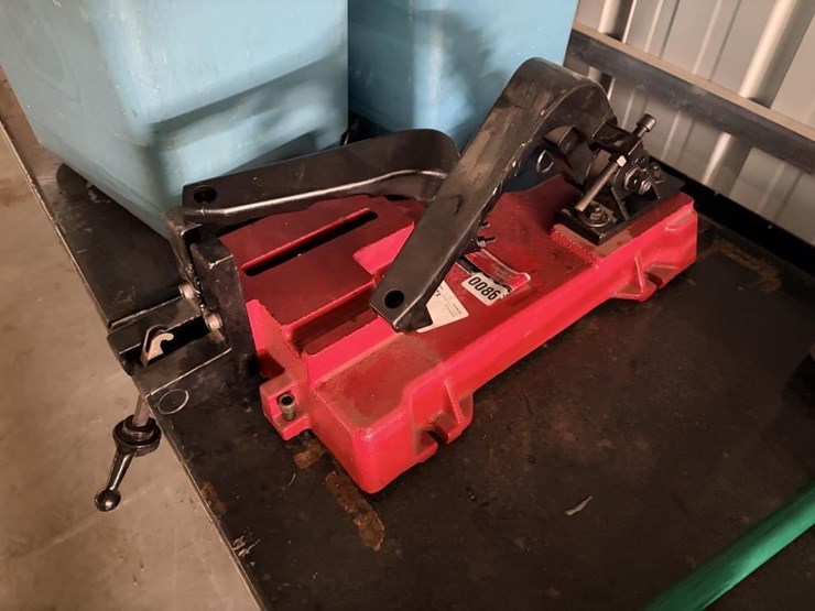 milwaukee-bandsaw-table-image-1