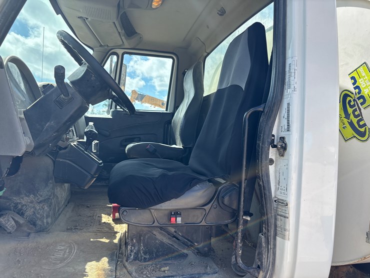 2015-international-durastar-4300-image-18