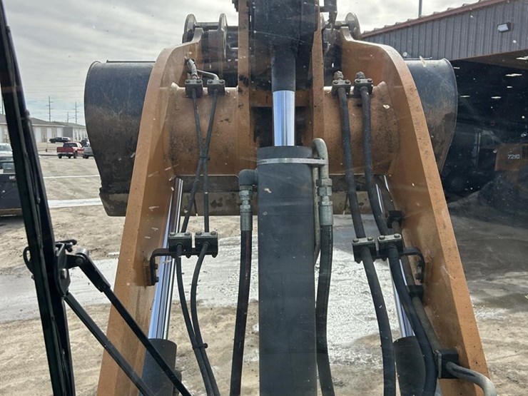 2019-case-721g-image-42