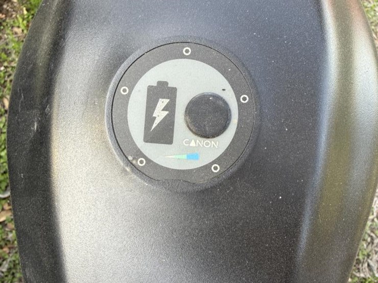 #55-•-oiolor-tiger-jr.-electric-bike-image-9