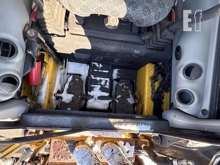 2016-new-holland-l218-image-15