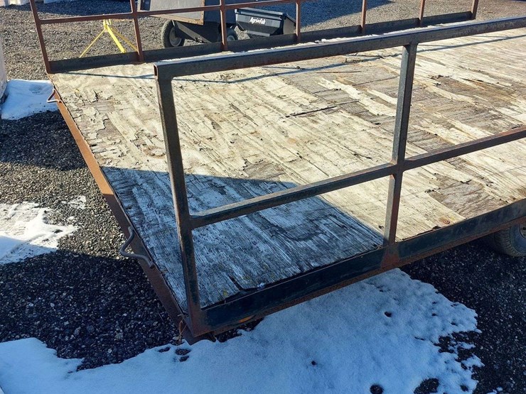 utility-trailer-w/-tilt-image-11