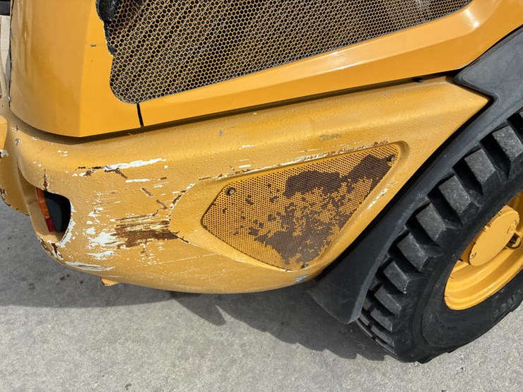 2021-deere-204l-image-28