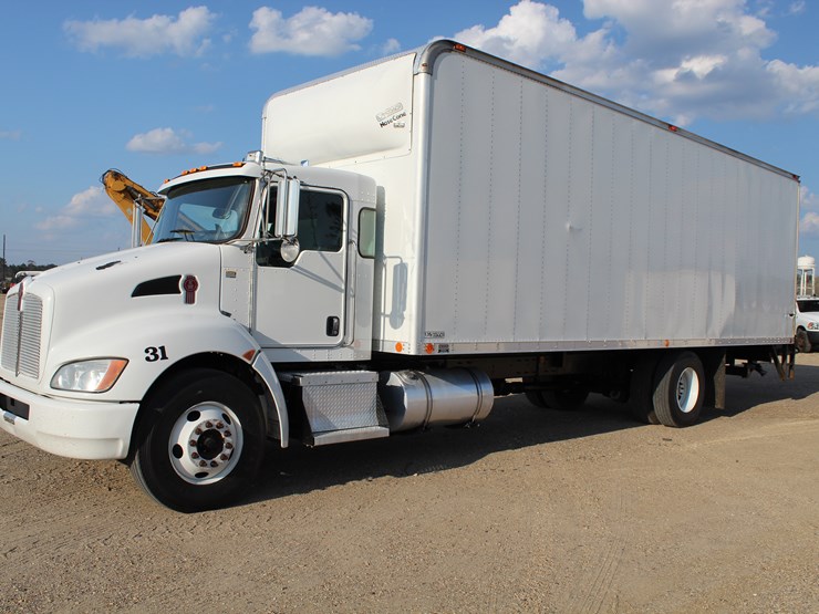 2017-kenworth-t270-image-1