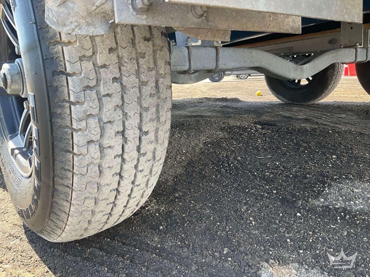 1985-23ft-mako-center-console-boat-with-2011-28ft-hmde-trailer-image-40