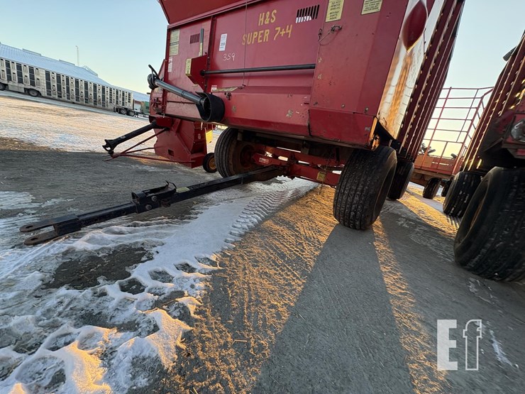 h-&-s-fb7416-image-2