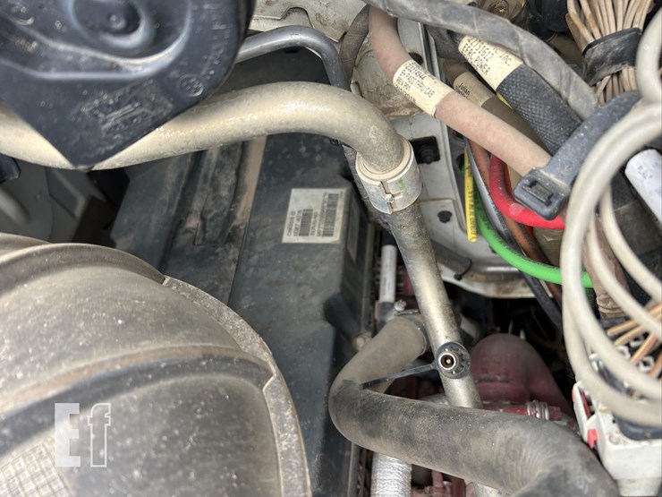 2019-mack-granite-64ft-image-50