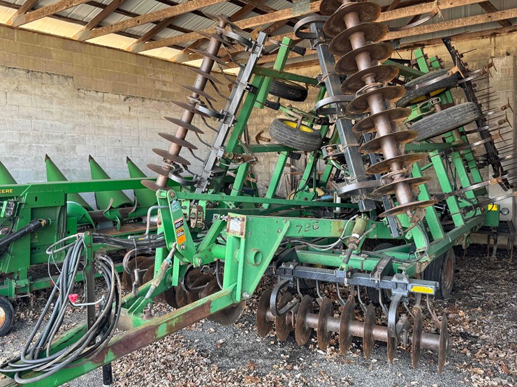 john-deere-726-image-5