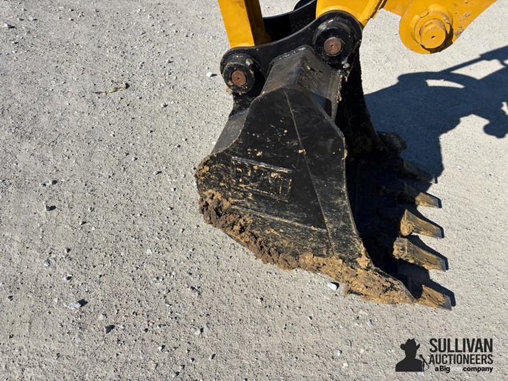 2018-caterpillar-305.5e2-image-11