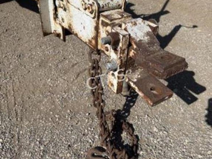 #53-•-tyler-moonwalk-260-pull-behind-dry-fertilizer-image-2