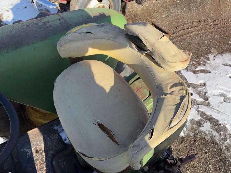 john-deere-4010-image-12